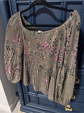 Wilfred Taupe Floral Off-Shoulder Pleated Blouse